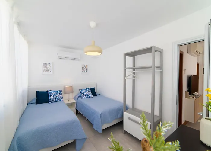 Ocean Wave - Sea Views - Free Private Heated Pool *