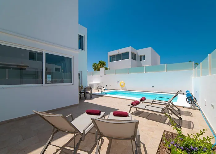 Ocean Wave - Sea Views - Free Private Heated Pool