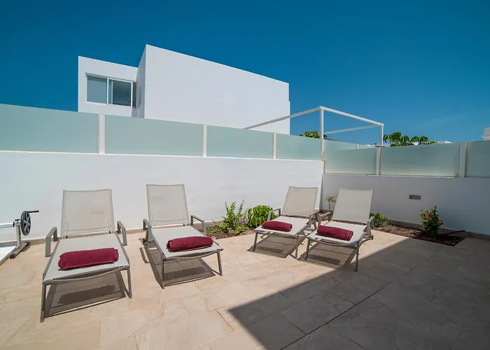 Ocean Wave - Sea Views - Free Private Heated Pool