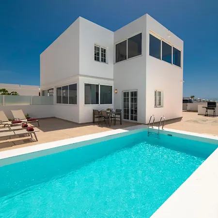Ocean Wave - Sea Views - Private Pool Playa Blanca (Lanzarote)