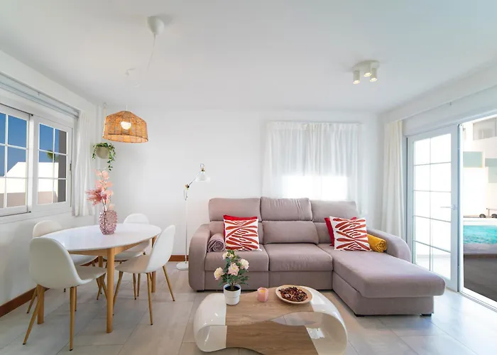 Ocean Wave - Sea Views - Free Private Heated Pool Playa Blanca (Lanzarote)