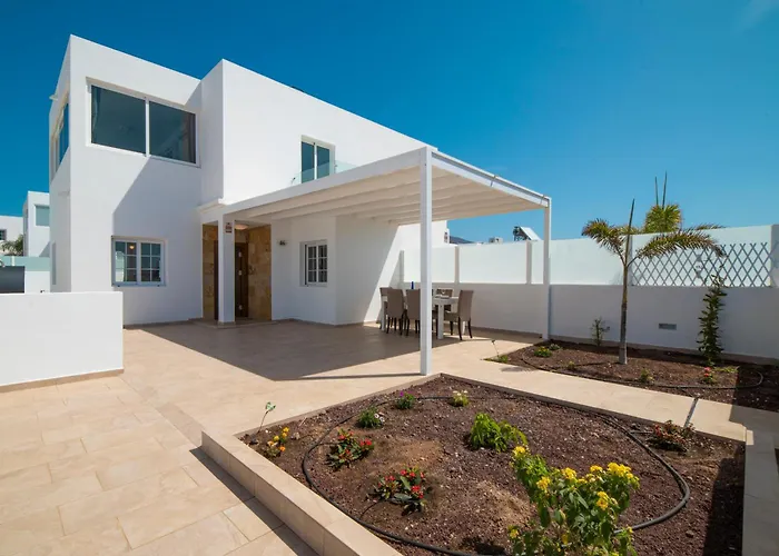 Ocean Wave - Sea Views - Free Private Heated Pool * Playa Blanca (Lanzarote)