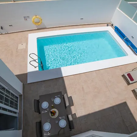 Ocean Wave - Sea Views - Free Private Heated Pool *