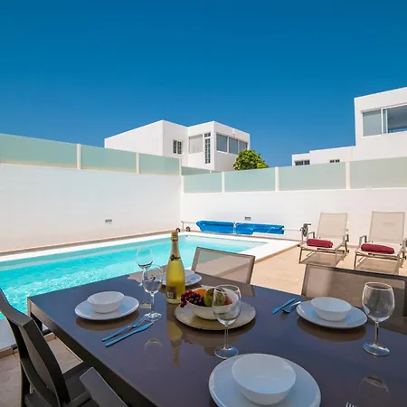 Ocean Wave - Sea Views - Free Private Heated Pool 普拉亚布兰卡