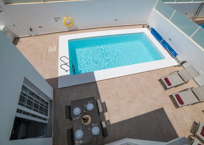 Ocean Wave - Sea Views - Free Private Heated Pool *